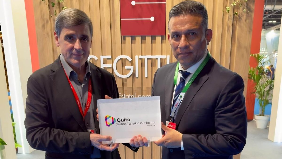 Quito Turismo recibe el distintivo que reconoce a Quito como destino turístico inteligente. - Ladevi Medios y Soluciones Quito Turismo recibe el distintivo que reconoce a Quito como destino turístico inteligente.