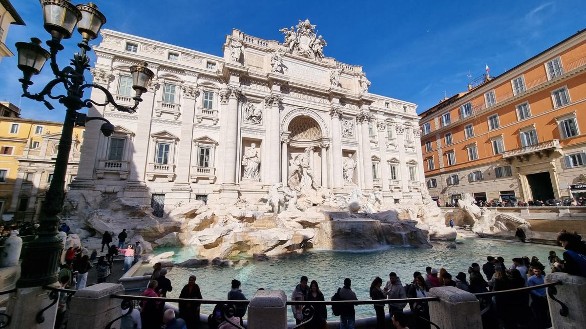 En Italia, la cultura viró de paseo a experiencia tarifada por capas.&nbsp;