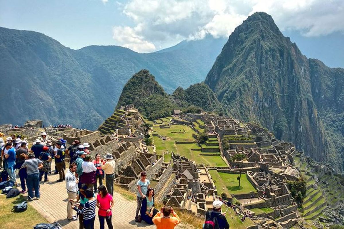Con el objetivo de combatir la informalidad en el sector, un equipo de fiscalizadores de Gercetur con apoyo de la Policía, realizaron un operativo en Cusco. - Ladevi Medios y Soluciones Con el objetivo de combatir la informalidad en el sector, un equipo de fiscalizadores de Gercetur con apoyo de la Policía, realizaron un operativo en Cusco.