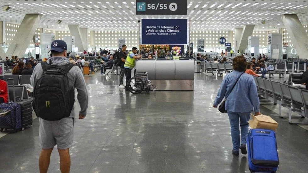 Sectur informó que se incrementó 14.9% el número de pasajeros en vuelos nacionales y 19.4% en vuelos internacionales durante el primer semestre, respecto a 2019.