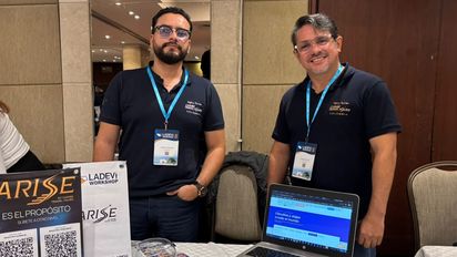 Sergio Avendaño y Carlos Aponte, de Arise by Caribe Travel Tours, en el marco de Ladevi Workshop Bogotá 2026-2 .