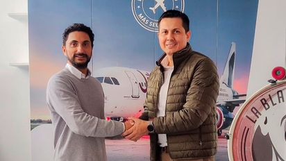 Benjamín Dulanto, Gerente Comercial de JetSmart en Perú y Mario Castro, Director de la Blanquirroja.