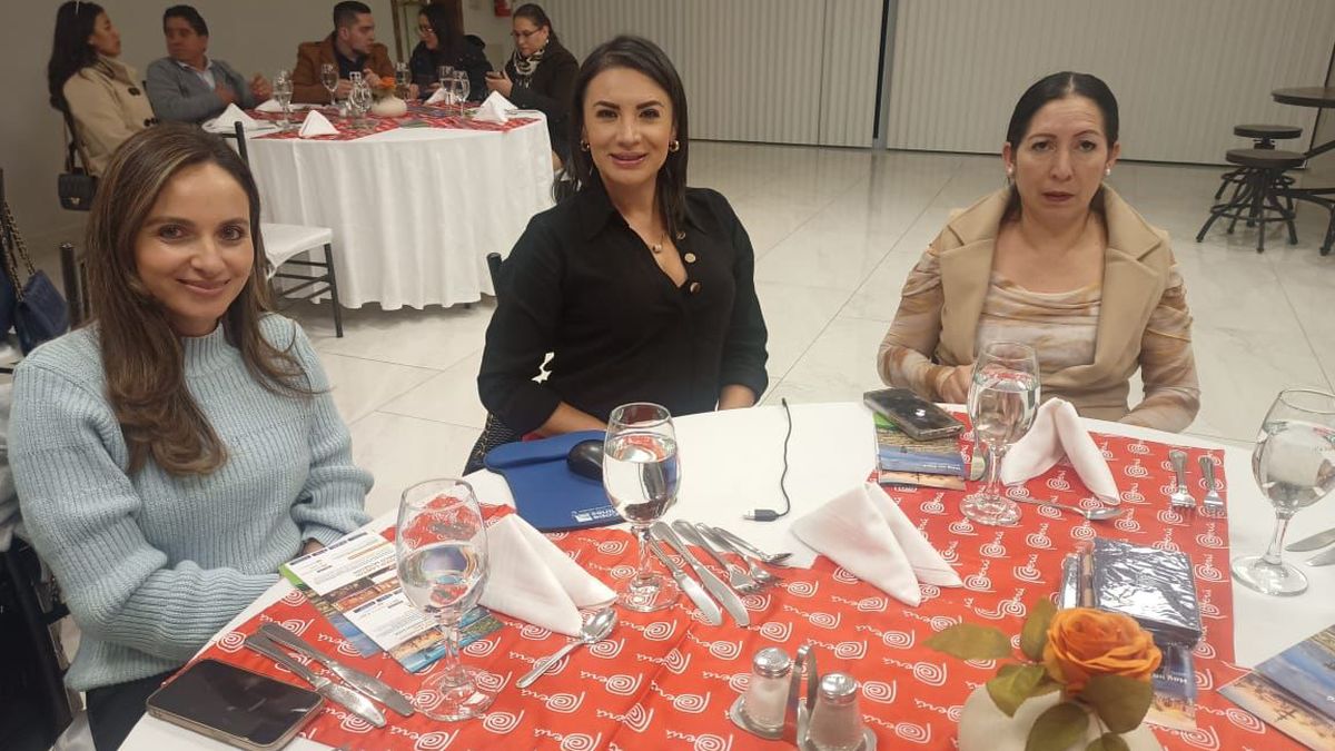 Agencias de viajes de Ambato y Riobamba participaron en capacitación de Maxitravel.