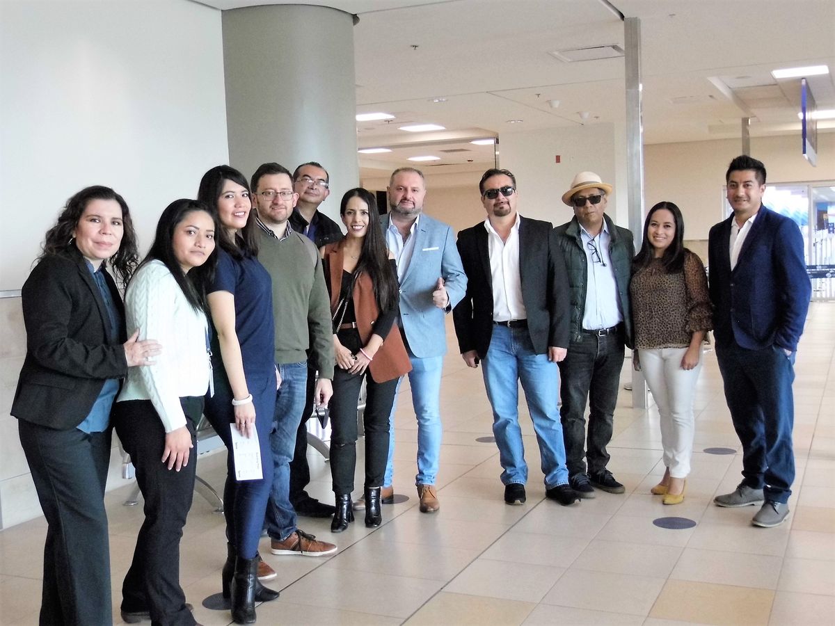 Parte del equipo Maxitravel -incluido Fidel Murgueytio, gerente general; junto a importantes agencias de viajes de Quito y Ambato. - Ladevi Medios y Soluciones Parte del equipo Maxitravel -incluido Fidel Murgueytio, gerente general; junto a importantes agencias de viajes de Quito y Ambato.