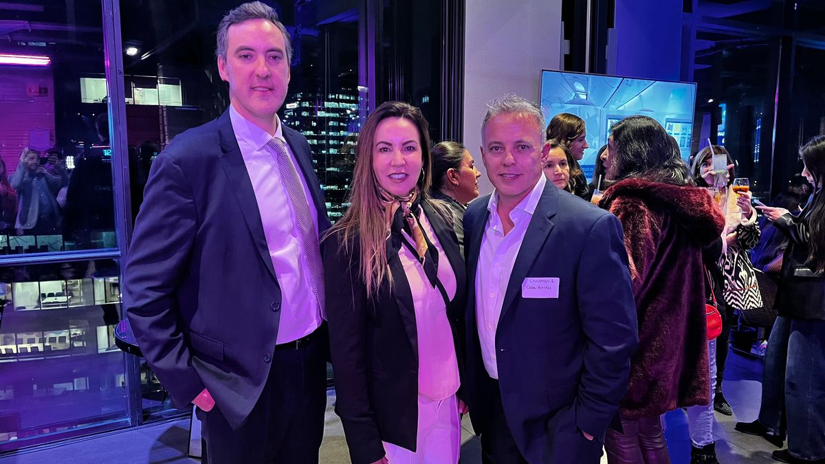 Tomás Novoa, gerente general DoubleTree by Hilton; Catherine Lira, gerente general Copa Airlines en Chile; Christian Rodríguez, gerente regional de Copa Airlines.