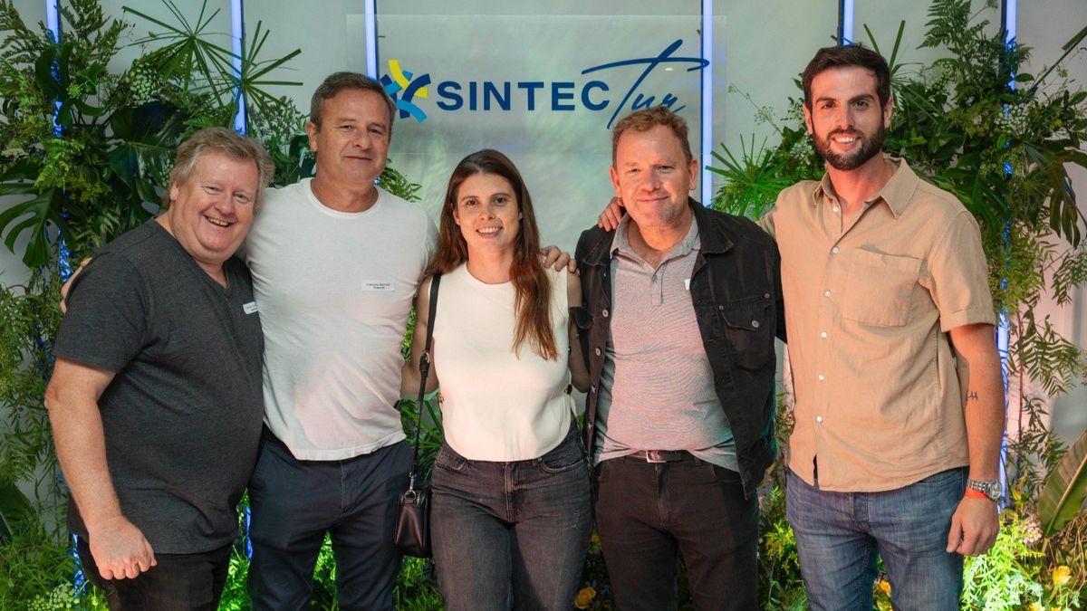 El equipo de Becciu-Sintectur, con Geogina Becciu en el centro.