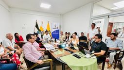Se aprobó el costo para el ingreso a las áreas protegidas en Galápagos en US$ 30 (treinta) para nacionales y US$ 200 (doscientos) para extranjeros. 