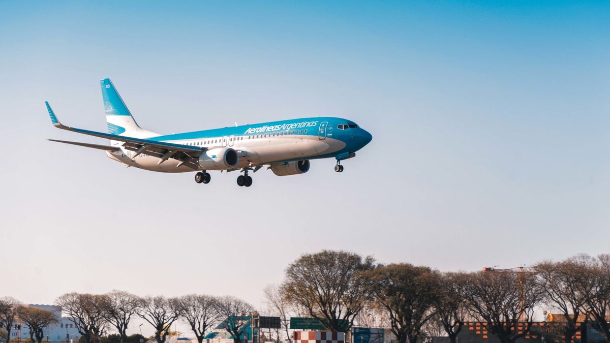 Aerolíneas Argentinas incorpora para el Mundial rutas hacia Miami desde Córdoba, Tucumán y Rosario.&nbsp;