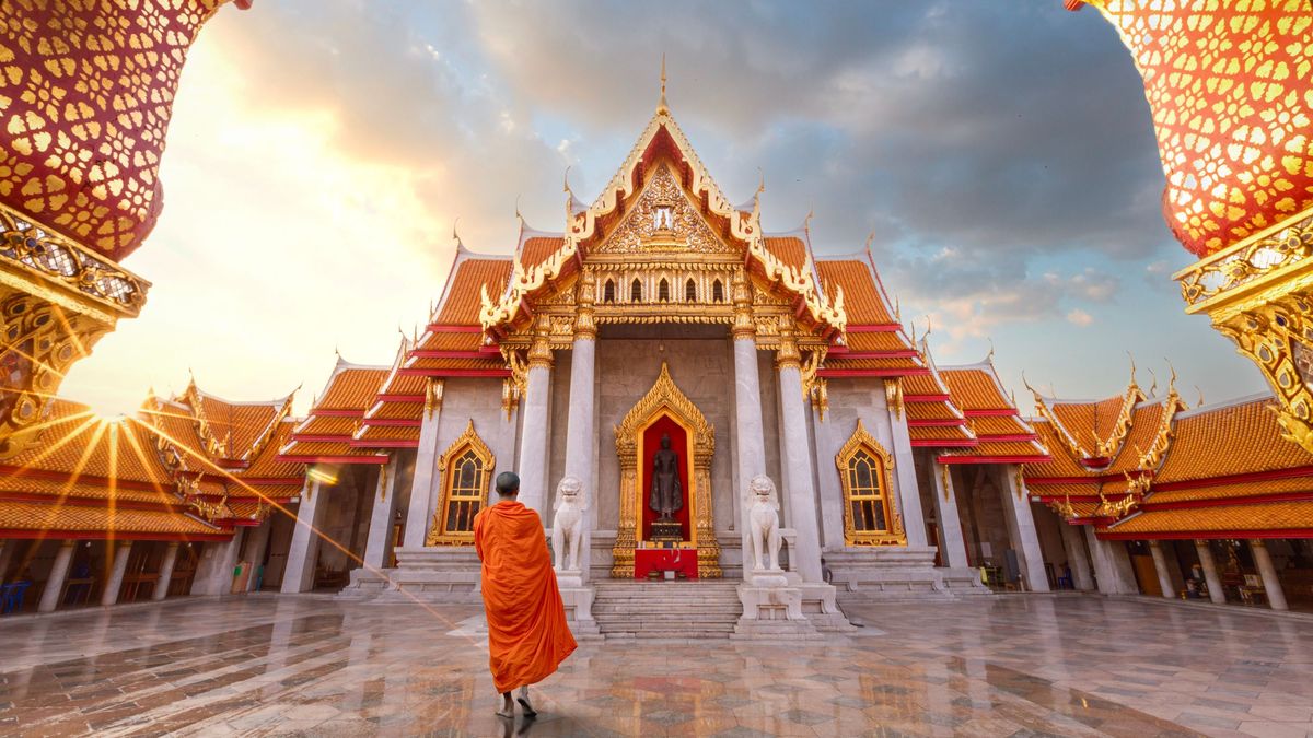 Destefanis Travel pone a disposición de las agencias de viajes su equipo comercial para brindar información detallada, itinerarios completos, tarifas, materiales de difusión y asistencia en cada una de las salidas.