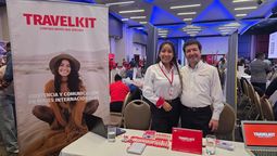 Sandro Castro y Nevenka Gonzáles de TravelKit.