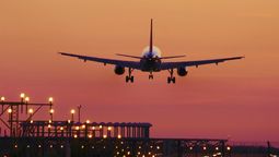 El gremio de aerolíneas exhorta a los congresistas y a las autoridades del Poder Ejecutivo a revisar el proyecto ya que impactará gravemente en los viajeros.