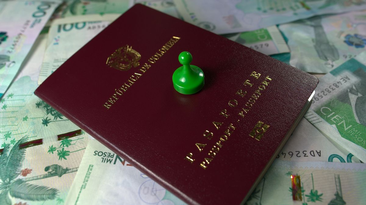 La exministra Laura Sarabia advirtió que la Imprenta Nacional aún no estaría lista para asumir la expedición de pasaportes desde septiembre.