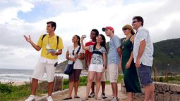 Gastronomía y turismo lideran demanda de ofertas de empleos temporales para el verano con un 19%.