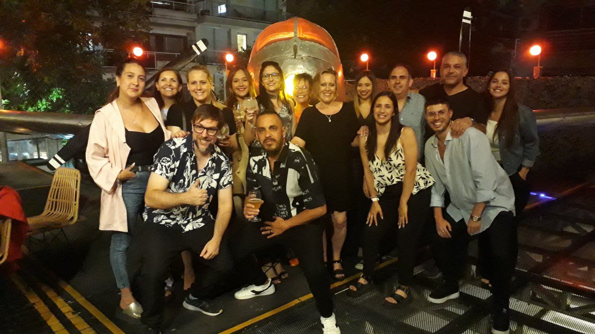 Los equiposde trabajo de Be The World y Avril Assistance celebraron los logros de 2022.&nbsp;