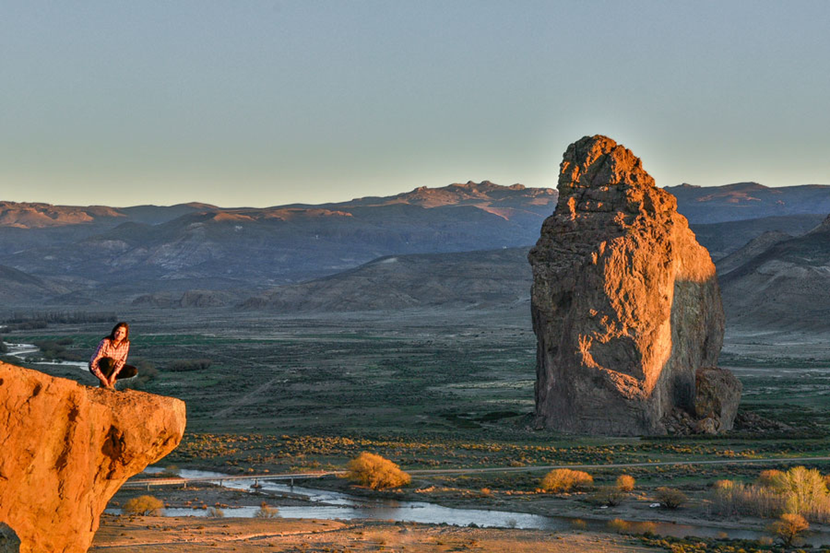 Descubre los paisajes escenicos de la Comarca Meseta Central en la Patagonia.