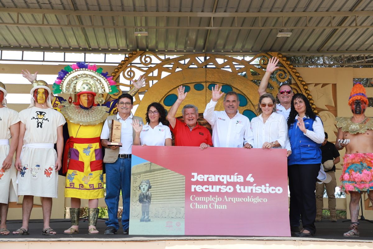 Para la celebración del evento, asistieron: el titular del Mincetur, Juan Mathews, el gobernador regional de la Libertad, César Acuña; la ministra de Cultura, Leslie Urteaga; la viceministra de Turismo, Madeleine Burns, entre otras autoridades. - Ladevi Medios y Soluciones Para la celebración del evento, asistieron: el titular del Mincetur, Juan Mathews, el gobernador regional de la Libertad, César Acuña; la ministra de Cultura, Leslie Urteaga; la viceministra de Turismo, Madeleine Burns, entre otras autoridades.