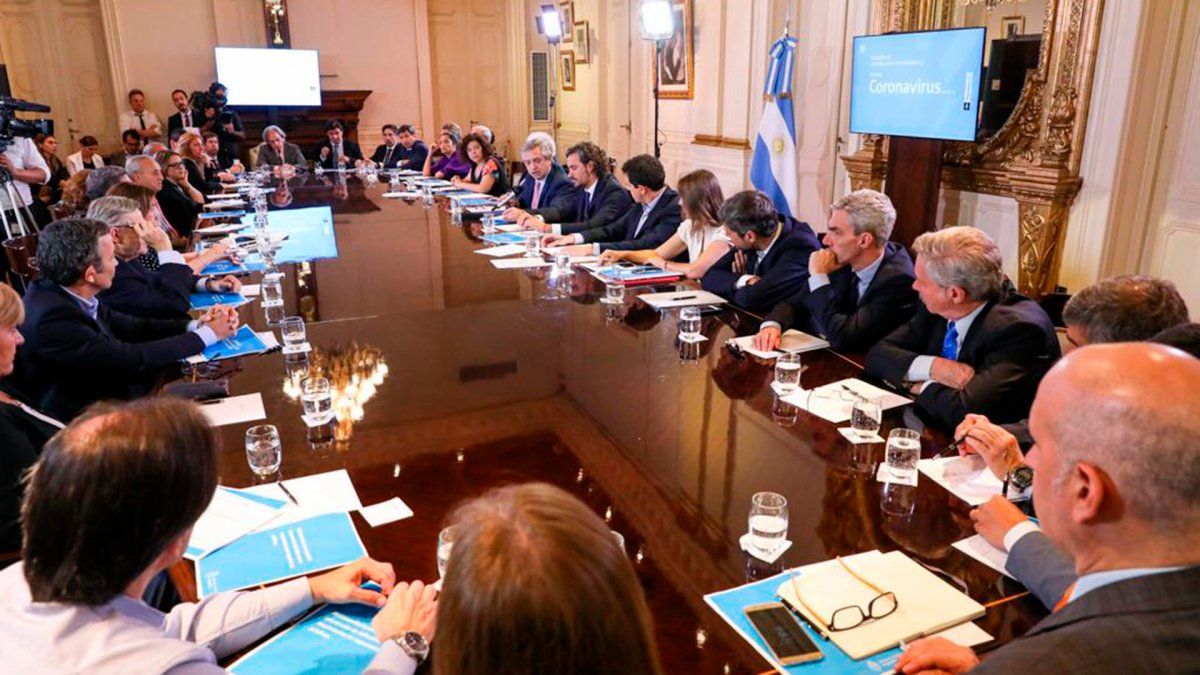 El Gobierno sugirió no viajar a áreas de transmisión sostenida del virus.