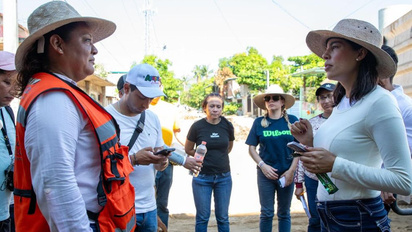 Josefina Rodríguez Zamora (Sectur) continúa con apoyo a daminificados.