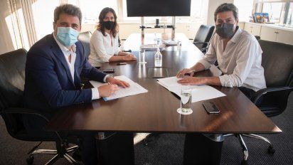 Sergio Uñac, Claudia Grynszpan y Matías Lammens.