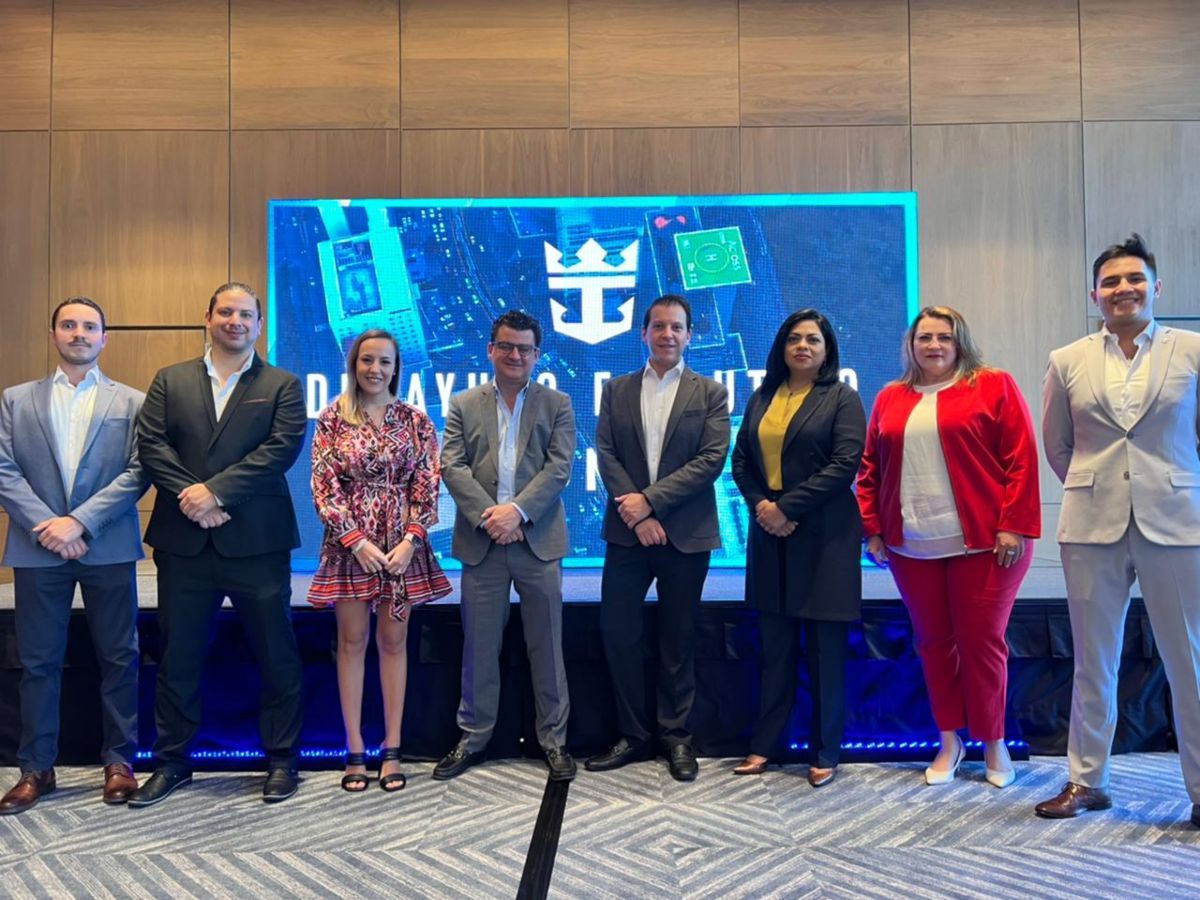 Equipo comercial de Royal Caribbean presentó novedades de la naviera y beneficios para agentes de viajes en México.
