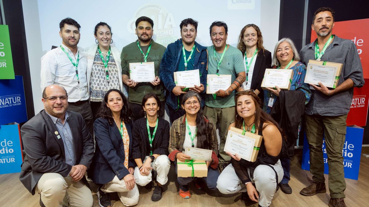 Sernatur distinguió a un grupo de guías por su trabajo en el programa Gira de Estudio.