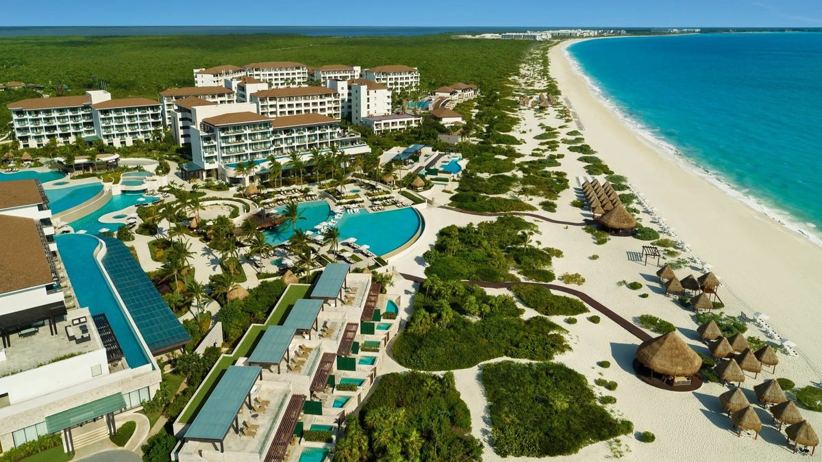 En Dreams Playa Mujeres Golf & Spa Resort, de Hyatt Inclusive Collection disfrutas de vacaciones sin límites, con acceso doble en el Caribe mexicano.