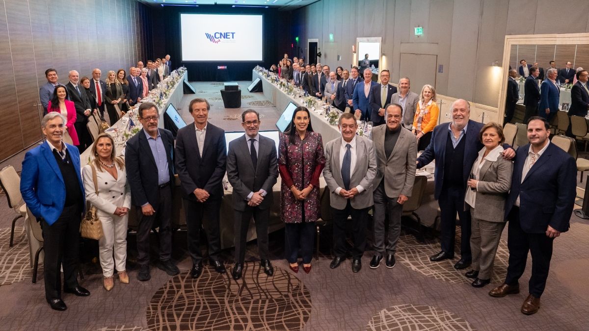 El CNET llevó a cabo su Asamblea General Ordinaria Anual con la presencia de la titular de Sectur.