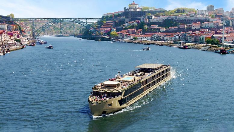 AmaWaterways recibió dos premios en la selección 2024 de las mejores líneas de cruceros elaborada por el sitio Cruise Critic.