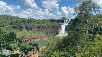 A las Cataratas del Iguazú se las puede conocer, básicamente, a través de dos circuitos: uno inferior y otro superior.