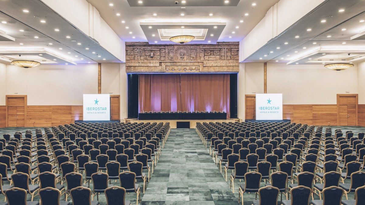 Iberostar es líder en turismo responsable con el movimiento Wave of Change, creando eventos en una economía circular.