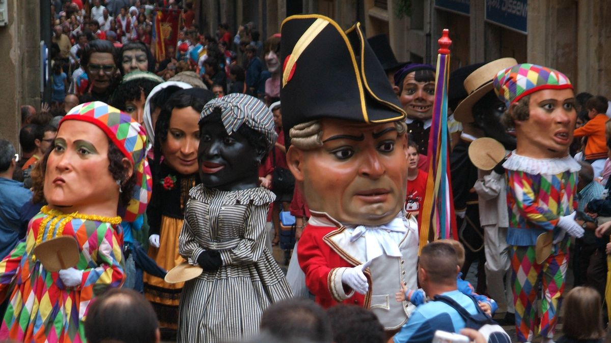Hacia el sur de Cataluña, Tarragona conserva el legado de la antigua Tarraco romana.