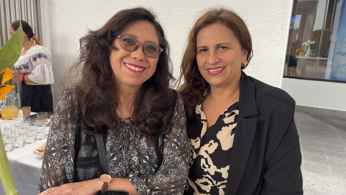 Evento de presentación de oficina remodelada de United Airlines en Quito, con presencia de agencias de viajes. 