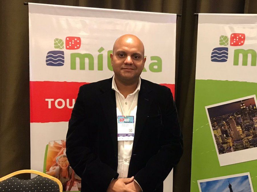 El ejecutivo comercial de Mitika, Daniel Cuello, difundió la plataforma online de la operadora.