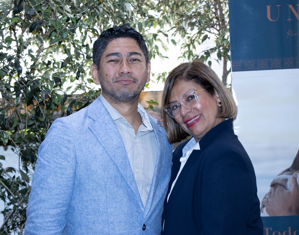 Benjamín Cazarín,&nbsp;gerente corporativo de Ventas, Grupos y Mice de RCD Hotels; Shirley Guerrero, directora de Ventas de RCD Hotels para Colombia, Venezuela, Puerto Rico, Ecuador y Centro América.