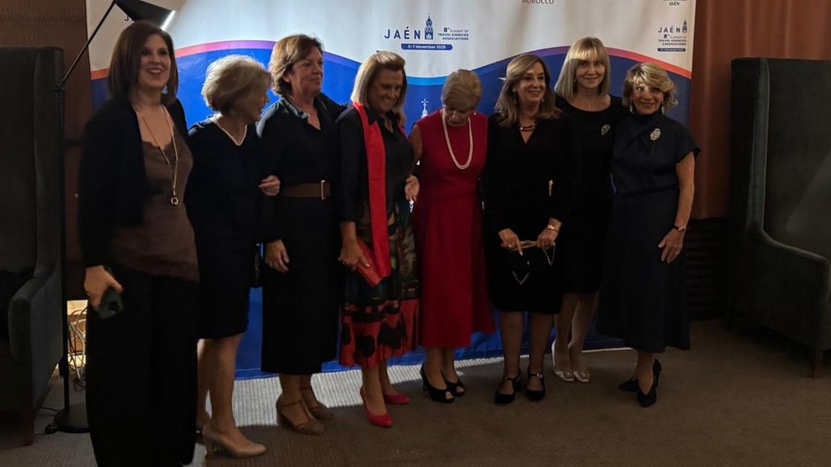 Directivas de turismo presentes en el evento organizado por CEAV.