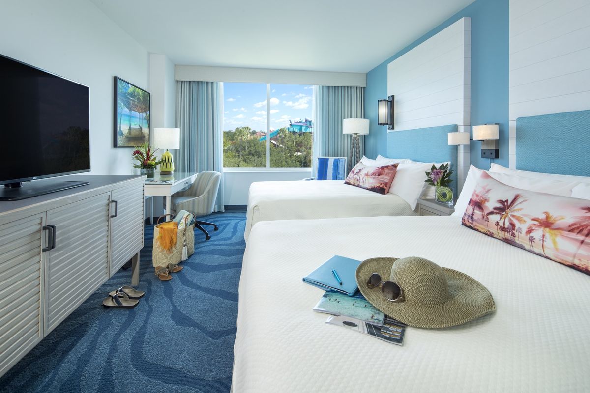 Universal Orlando Resort: Loews Sapphire Falls Resort está exquisitamente decorado y dispone de una piscina con playa de arena blanca y transporte en barco a los parques.