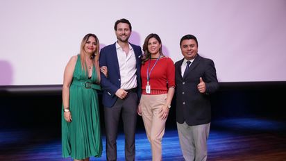 Lissette Vélez, directora general de Fonatur 2022, junto a Niels Olsen, ministro de turismo; Luis Falconí, director de fomento productivo de la prefectura de Chimborazo y otras importantes personalidades del sector turístico.