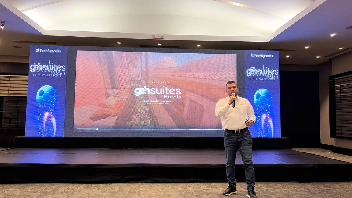 Jarsy Barbosa, representante de GEH Suites, en capacitación de PriceAgencies.