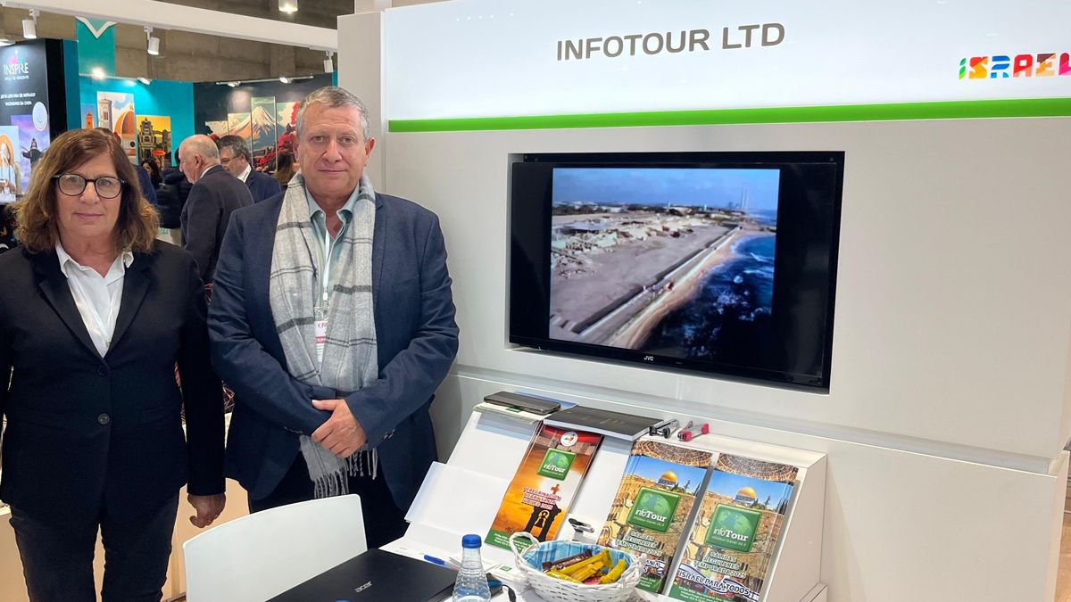 Andrea Trilnick, logistics director de Infotour y Emilio Roitman, director de Infotour, presentes en Fitur.