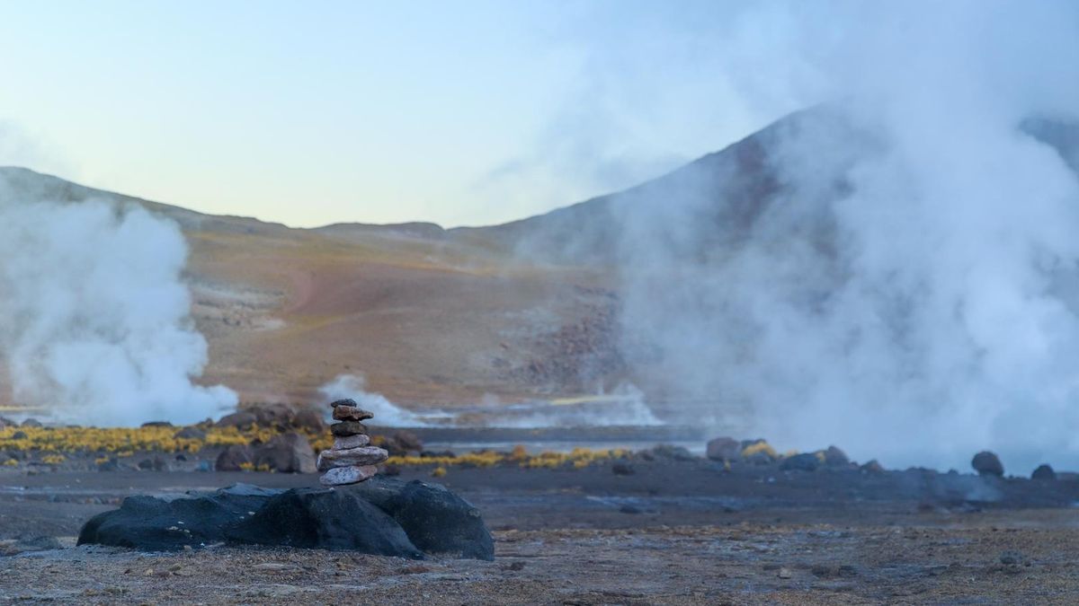 Los geysers del Tatio son un panorama imperdible conectado con las visitas a San Pedro de Atacama.