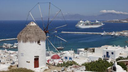 Una forma diferente de conocer Europa es a través de un crucero, en este caso en Grecia.