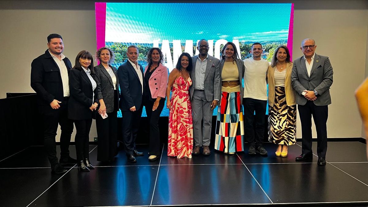 Cristián Ibañez, Palladium; Claudia Soto, GMS; María Eugenia Ramos, Iberostar; Christian Rodriguez, Copa Airlines; Joyce Grossman, Sandals; Michele Etchevers, Bahia Principe; Donovan White, Jamaica; Andrea Peñalosa, Catalonia; Juan Manuel Villegas, Decameron; Paola Contardo, Latam Airlines; Alex Pace, GMS. - Ladevi Medios y Soluciones Cristián Ibañez, Palladium; Claudia Soto, GMS; María Eugenia Ramos, Iberostar; Christian Rodriguez, Copa Airlines; Joyce Grossman, Sandals; Michele Etchevers, Bahia Principe; Donovan White, Jamaica; Andrea Peñalosa, Catalonia; Juan Manuel Villegas, Decameron; Paola Contardo, Latam Airlines; Alex Pace, GMS.
