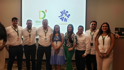 El equipo de Discover unido en el almuerzo especial para las agencias de viajes.
