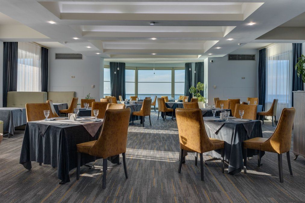 Argentina, cara para el turismo receptivo e interno. El medio inglés Financial Times advierte sobre la caída de la ocupación en los hoteles.