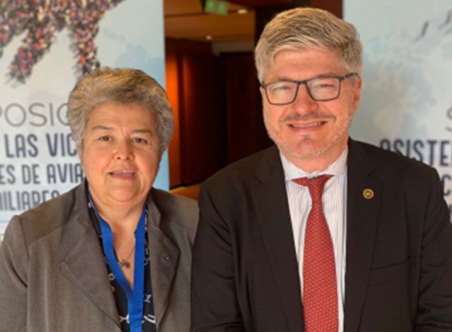 Pilar Vera, directora de Fivaaf junto a Juan Carlos Salazar, secretario General de la OACI.