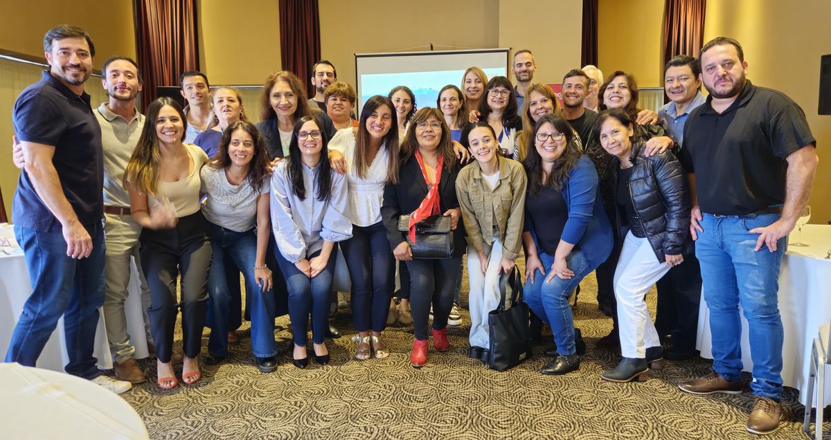 Special Tours en Jujuy: Laura Santo junto a los agentes de viajes y ejecutivos de Free Way, Piamonte, Juliá Tours, Ola y Juan Toselli.