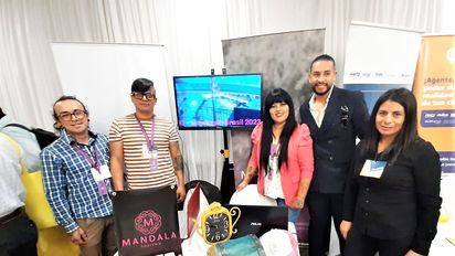 Equipo de Mandala Turismo, encabezado por su representante Rafaela Arboleda (centro).&nbsp;