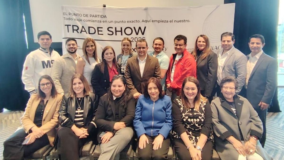 Mauricio Bustamante junto a los proveedores participantes en el Tradeshow 2026 de Nao Travel Collection.
