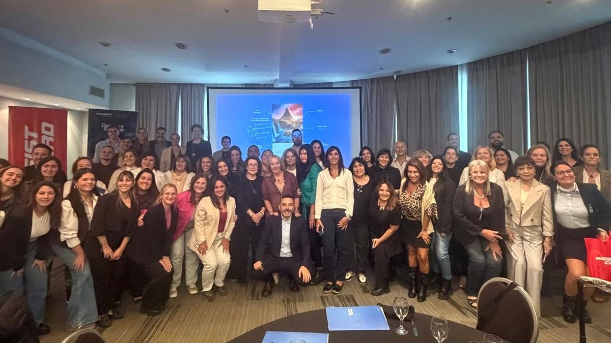 Dopazo & Ravenna: los agentes de viajes junto a los directivos al término del Workshop de Arav.&nbsp;