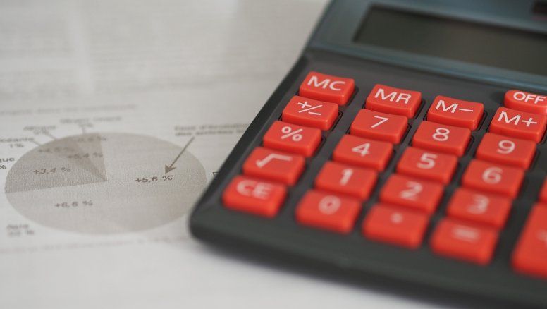 HORECA & Negocios de octubre incluye una nota sobre políticas de tributación para el sector.